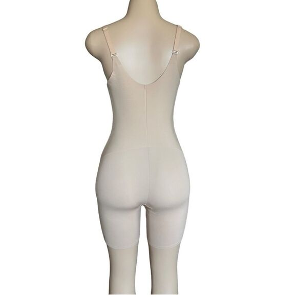 Honeylove Mid Thigh Shapewear - Picture 4 of 10